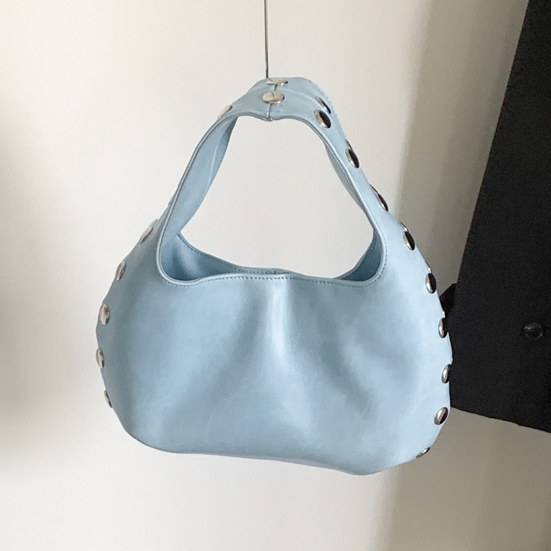 新登場！おしゃれなレトロデザインの通勤・通学用バッグ。柔らか - Leatherwork Designs のレビューと価格