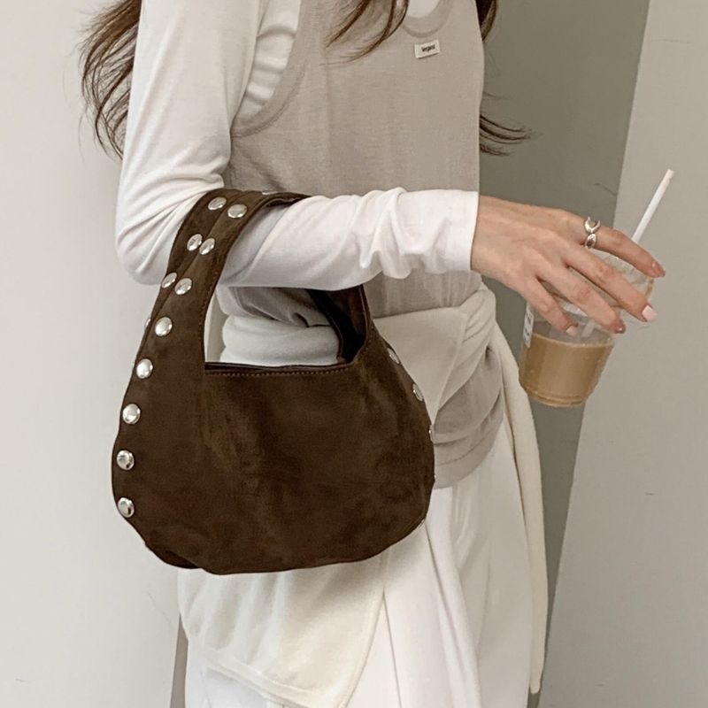 新登場！おしゃれなレトロデザインの通勤・通学用バッグ。柔らか - Leatherwork Designs のレビューと価格