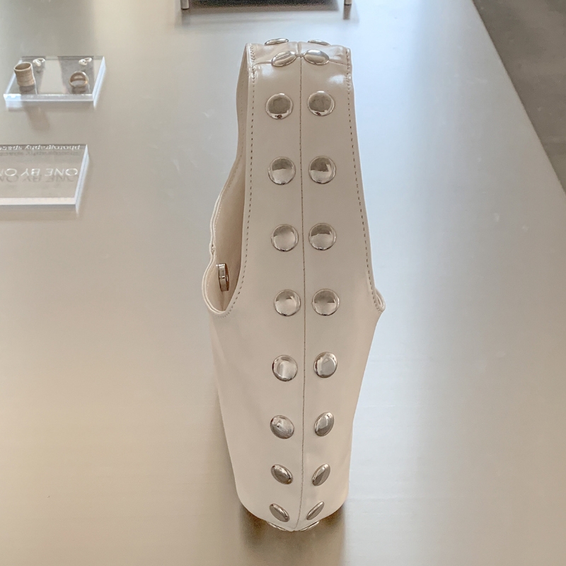 新登場！おしゃれなレトロデザインの通勤・通学用バッグ。柔らか - Leatherwork Designs のレビューと価格